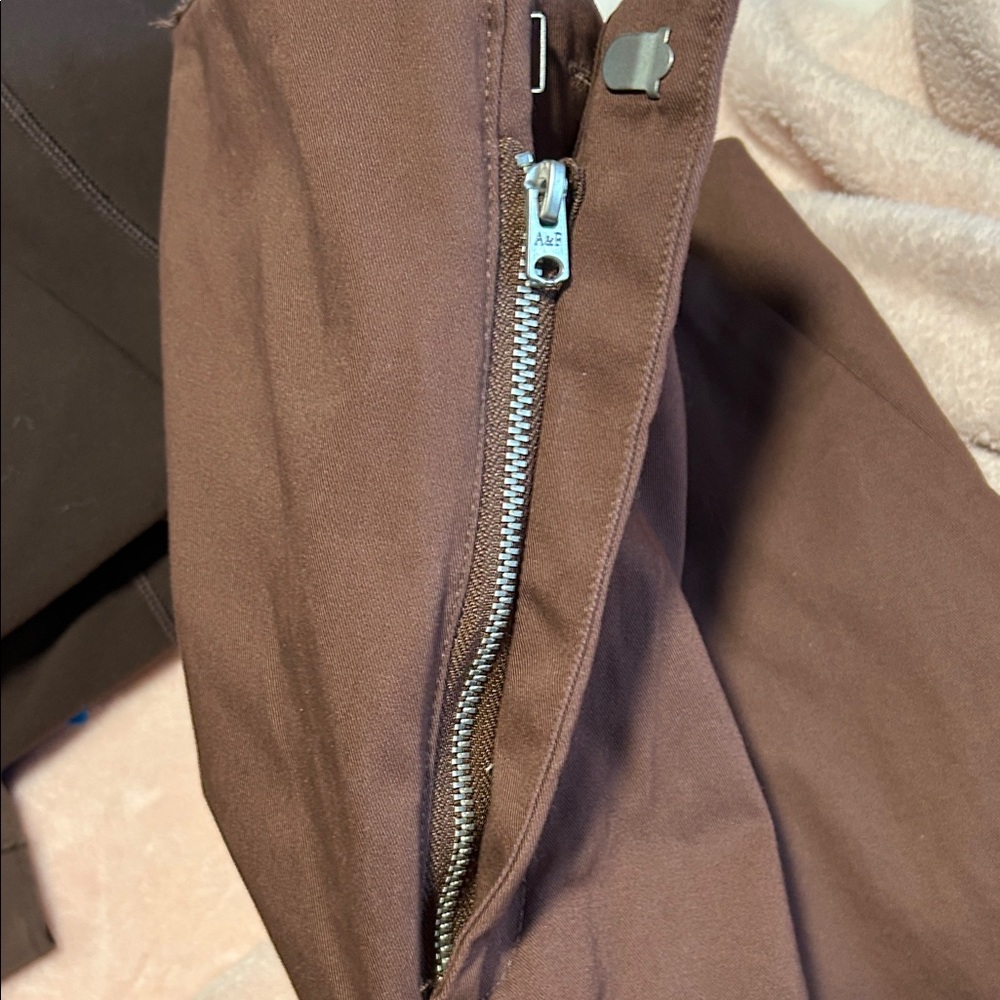 Abercrombie & Fitch High-Waisted Brown Dress Pant NWT - Picture 8 of 8